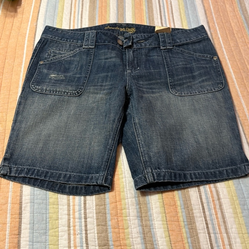 American eagle Bermuda shorts